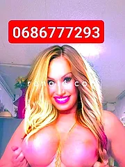 Jolie blonde alexia distinguée Béziers