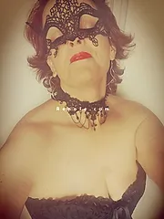 Féline,. Douce et intuitive