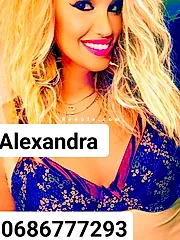 Jolie blonde alexia distinguée Béziers