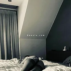 Jolie femme sublime et raffinée