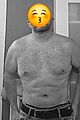Homme Sportif et calins