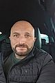 Homme Sportif et calins