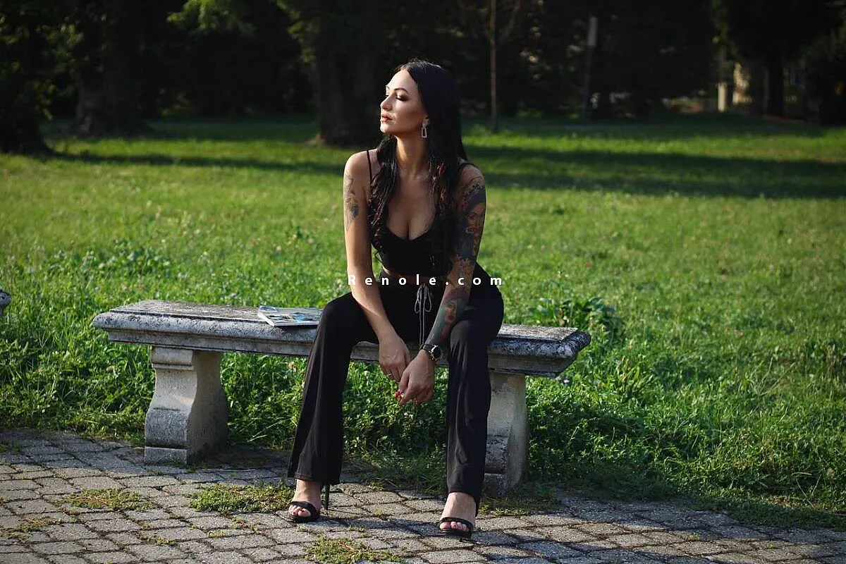 Polonaise avec des tatouages #2