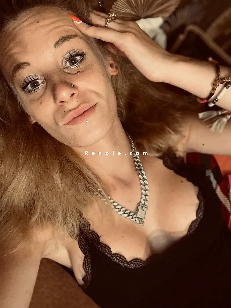 Féminité et classe pour gentleman exigeant #2