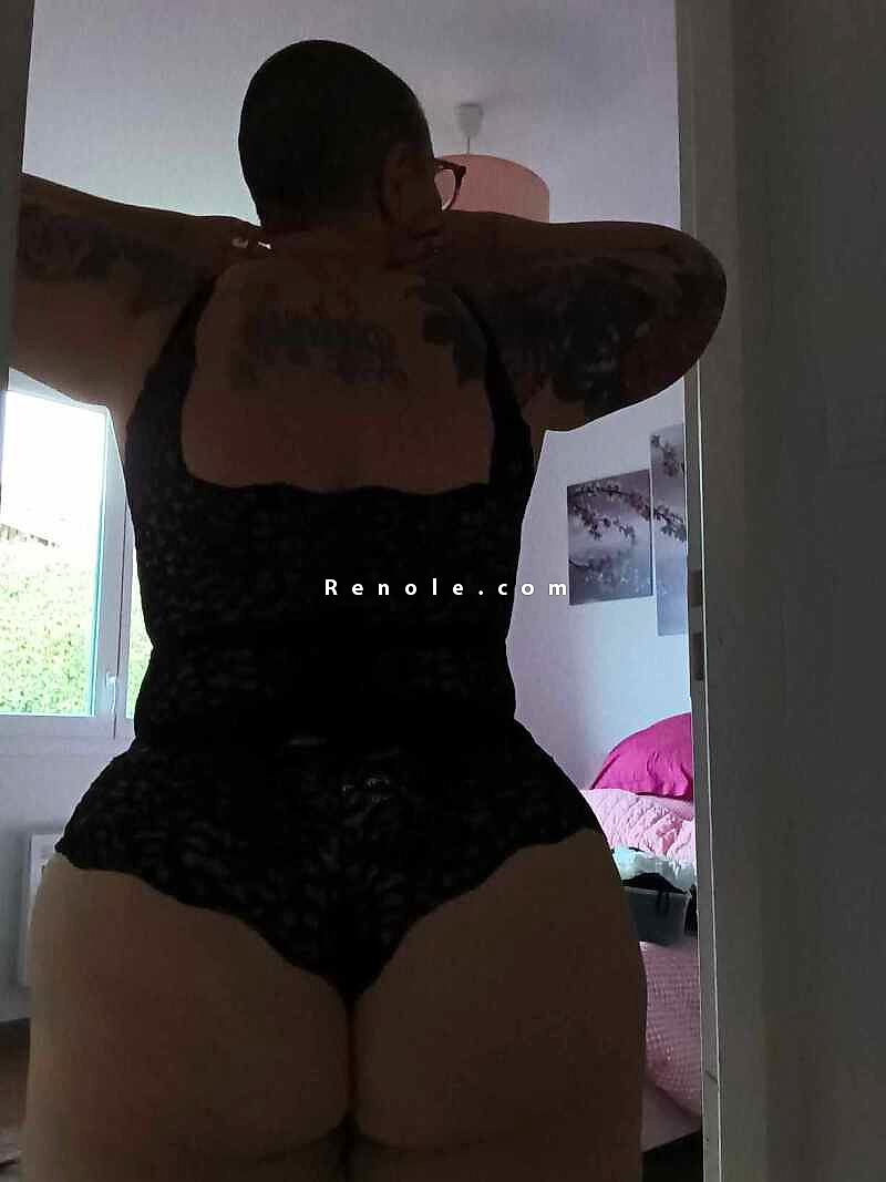 Ronde & tatouée #1