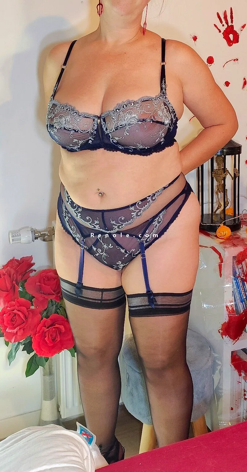 Angela, escorte à votre service #9