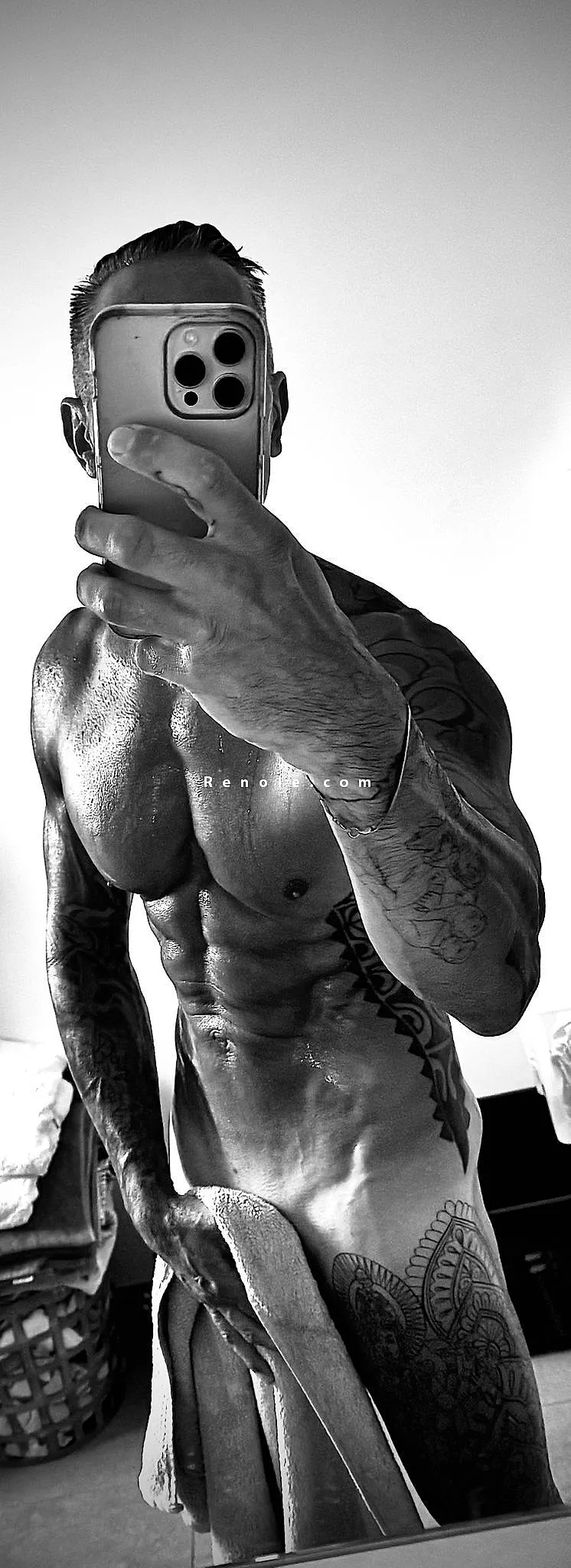 Accompagnateur pour femme uniquement #1