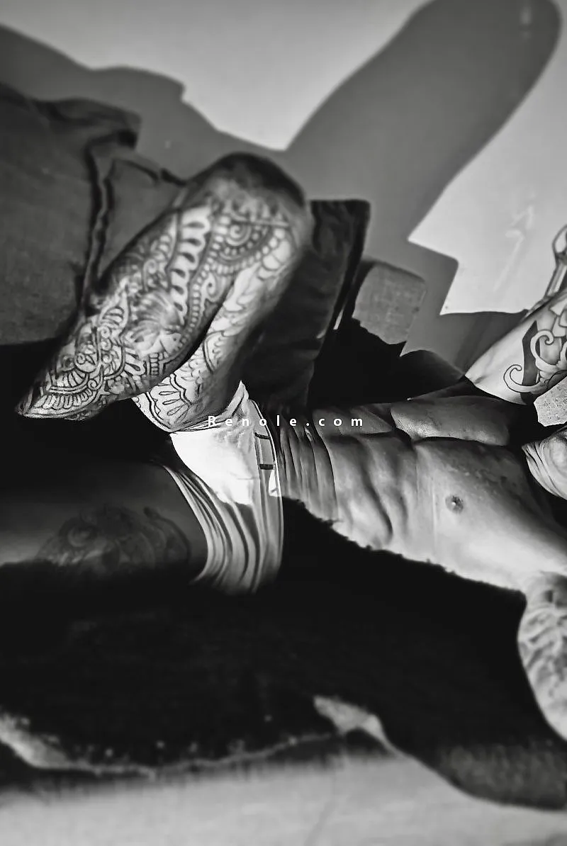 Accompagnateur pour femme uniquement #3