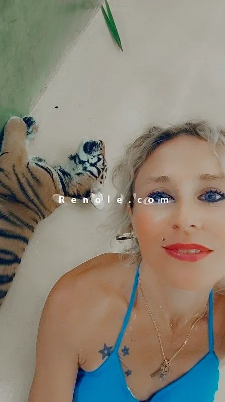 LYVIAACTRICEPORNO #10