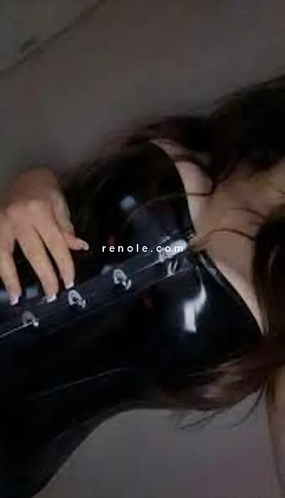 Femme brune disponible pour moment intime #2