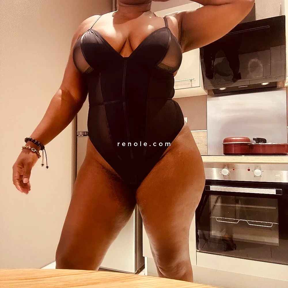 Femme africaine coquine #4