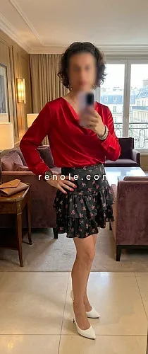 Lisa, 48 ans – L'élégance stricte et le vertige des sens #3