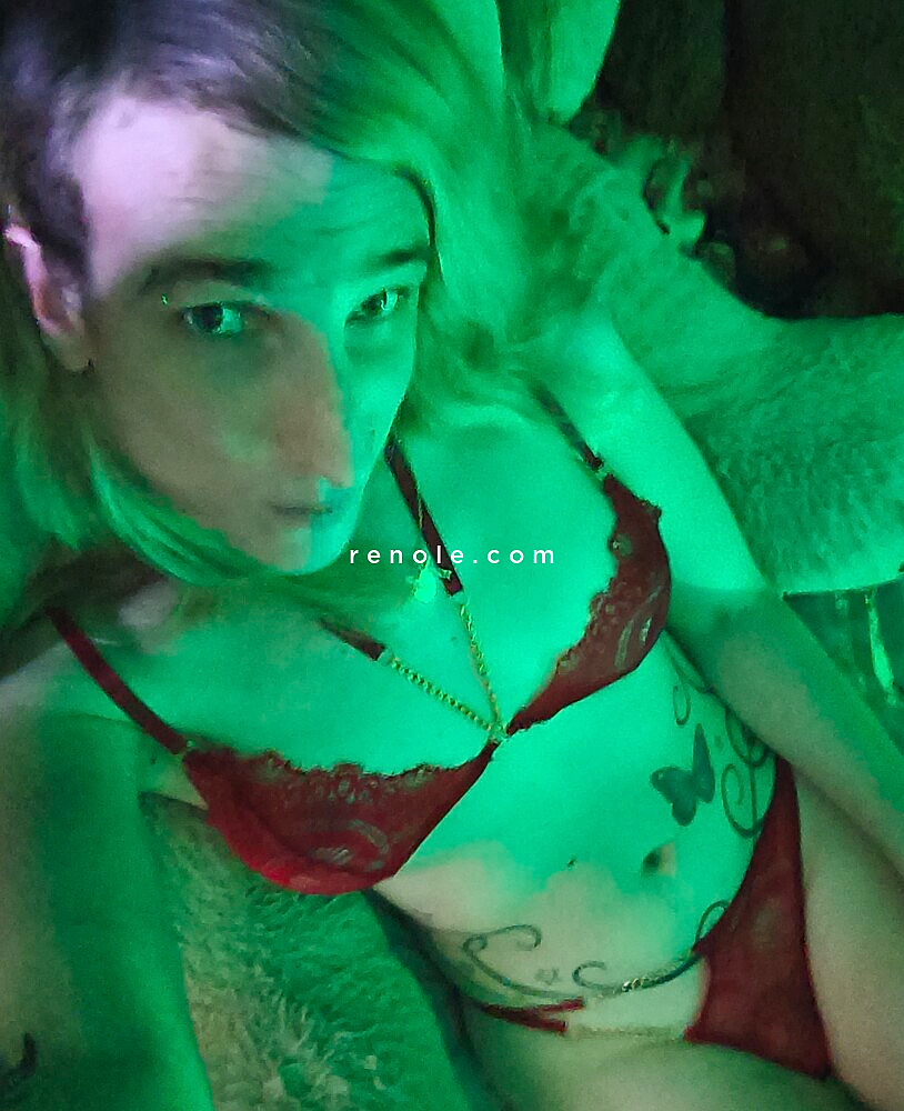 Femme Transgenre sexy fine avec de très jolies courbes #1