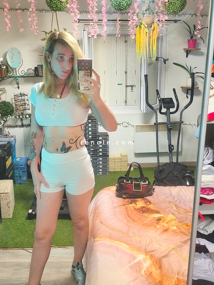 Femme Transgenre sexy fine avec de très jolies courbes #7