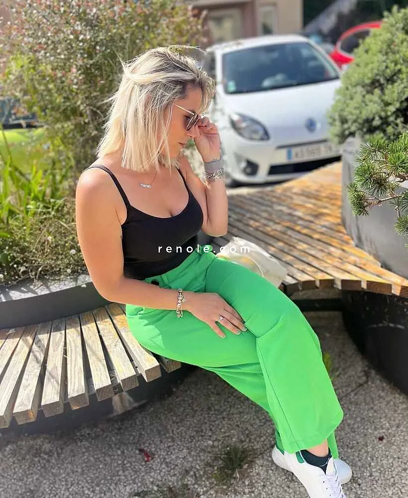 Femme douce et discrète pour du plaisir #6