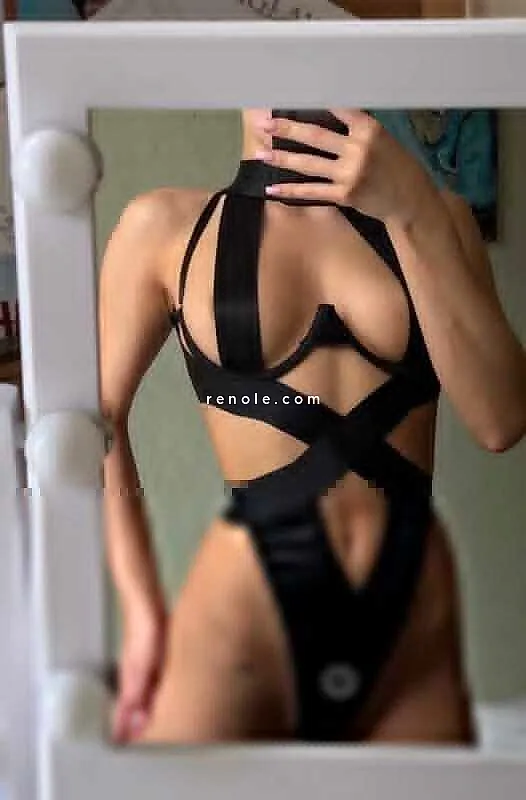 FEMME FONTAINE #6