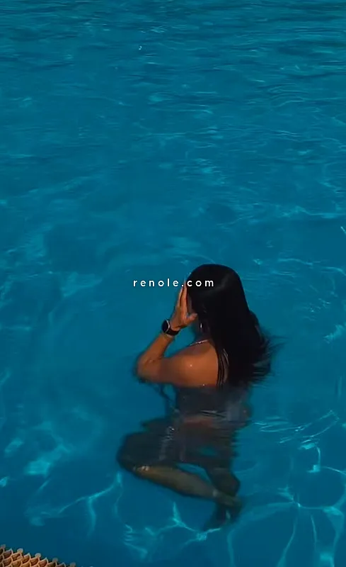 Masseuse exotique #4