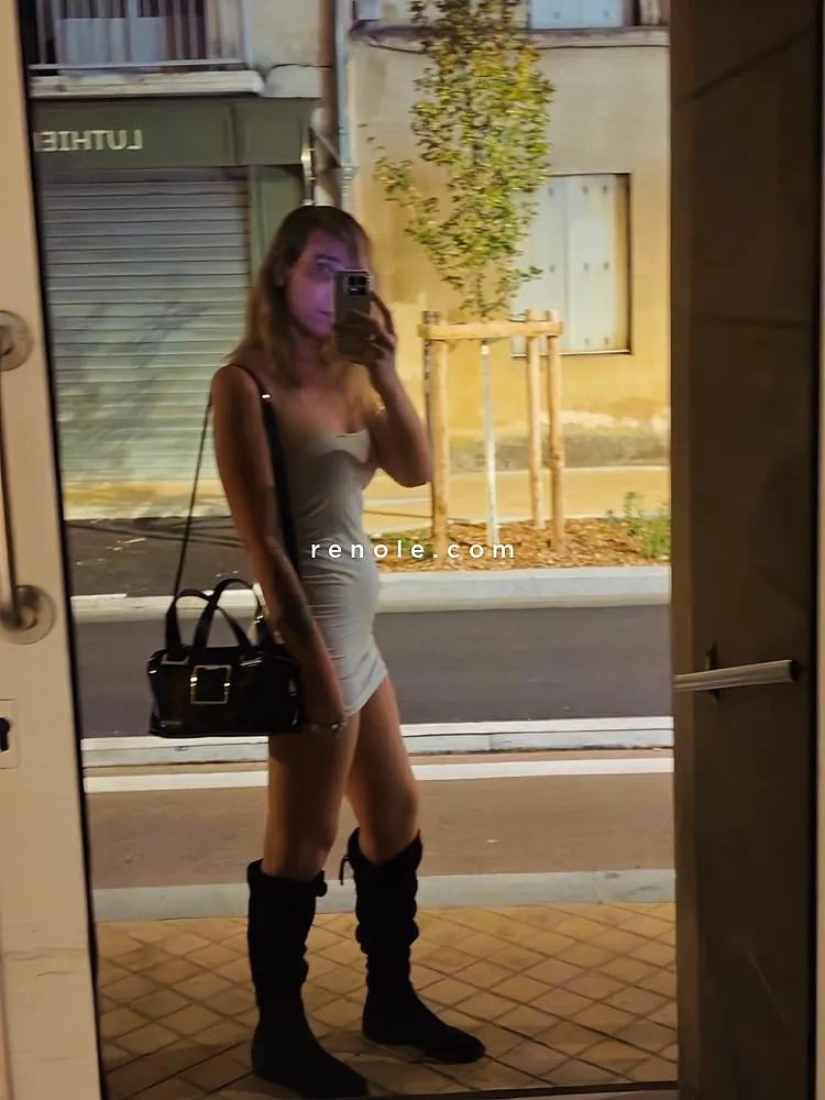 Femme Transgenre sexy fine avec de très jolies courbes #5