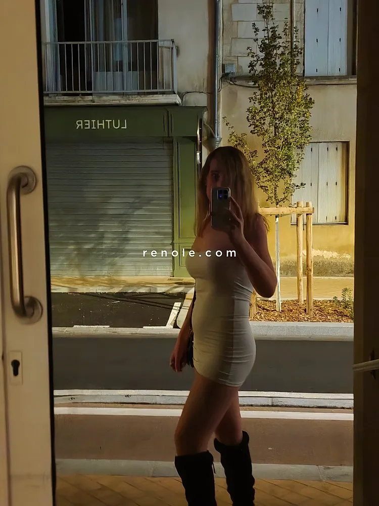 Femme Transgenre sexy fine avec de très jolies courbes #6